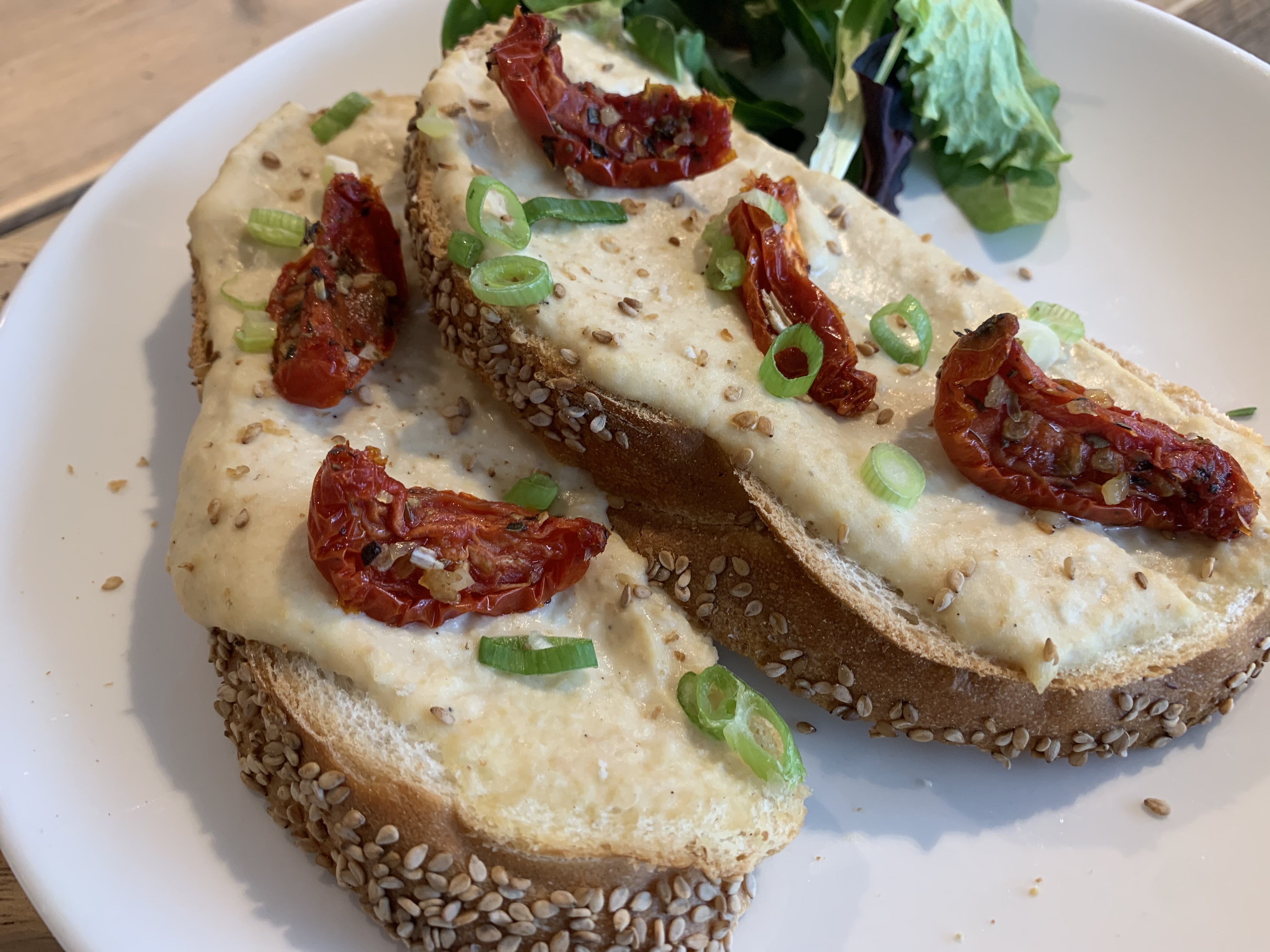 Broodje Hummus Met Sesam AFAS Software broodje-hummus-met-sesam-afas-software